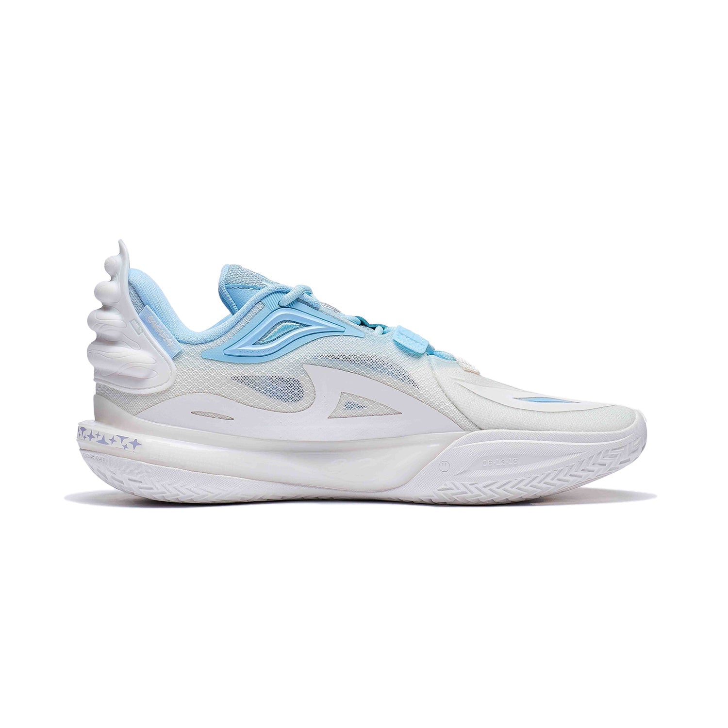 Li-Ning Wade All City 11 V2 "Ice Blood" 李宁 韦德之道 全城11 V2 篮球鞋 云雾白