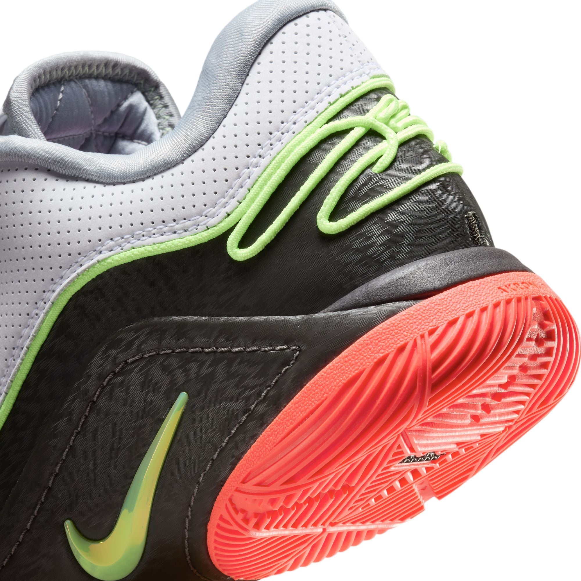 Sepatu Basket Nike LeBron 22 EP "Crown Jewel" (Putih)