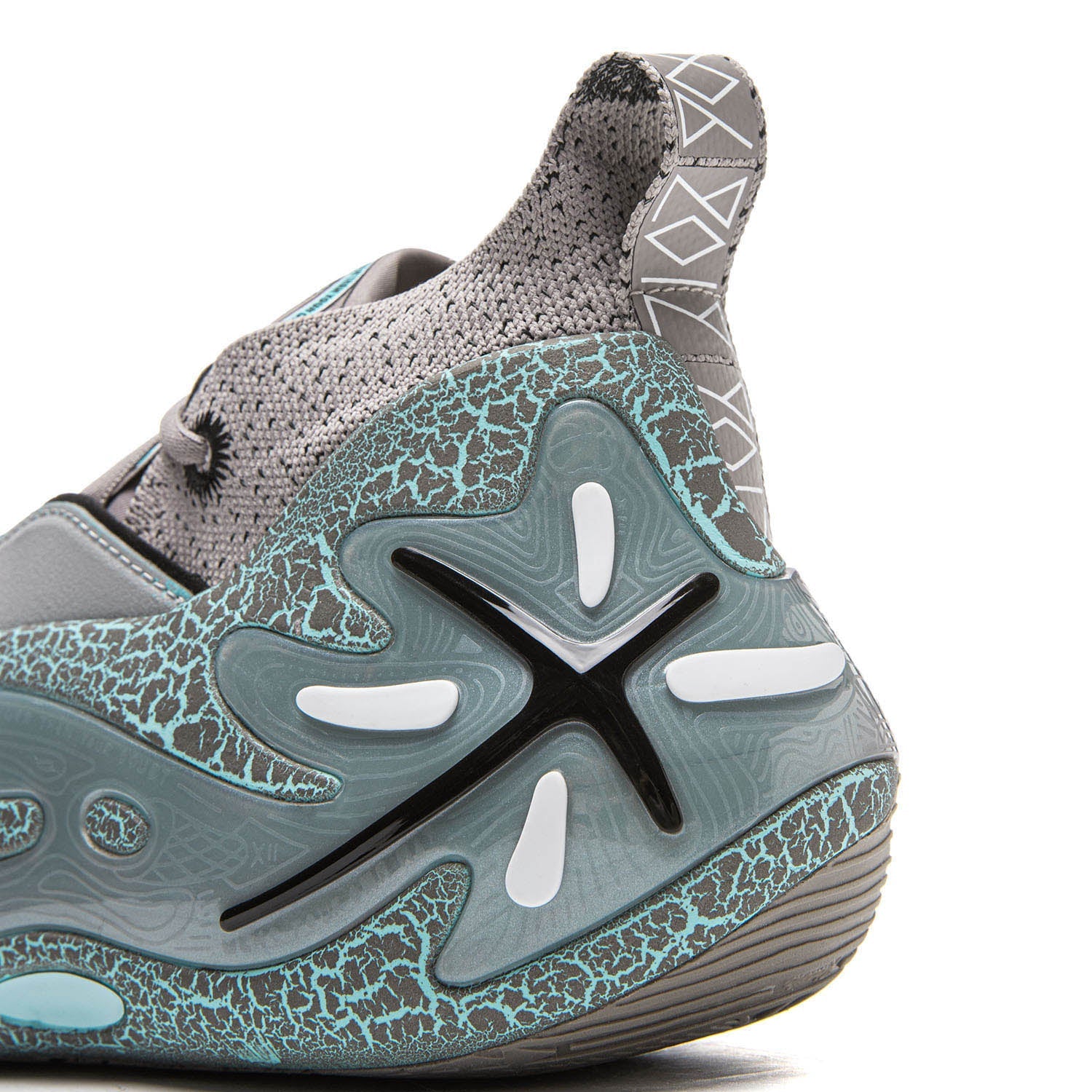 Li-Ning Way of Wade 11 "Statue" 李宁 韦德之道11 篮球鞋 雕像