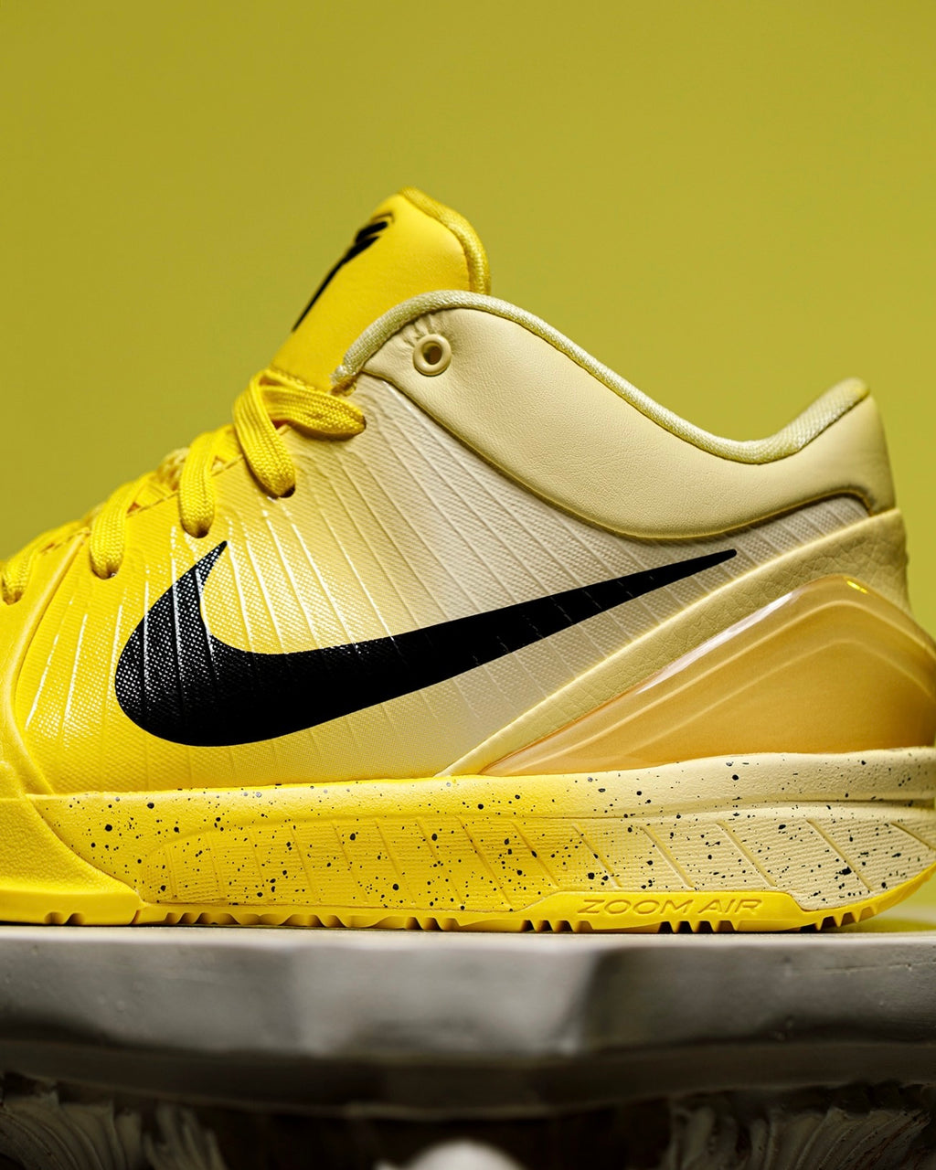 Nike Zoom Kobe 4 Protro "CHBL" 篮球鞋 耐高/黄色