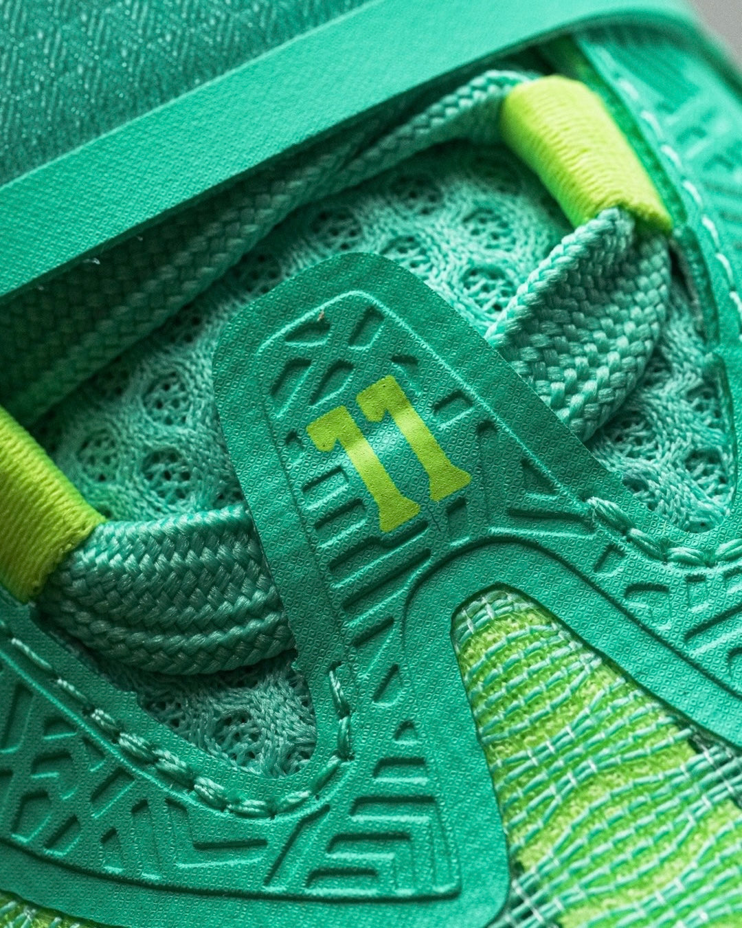 Anta x Kyrie Irving KAI 1 "Green Grails" 安踏 欧文一代 篮球鞋 绿色圣杯