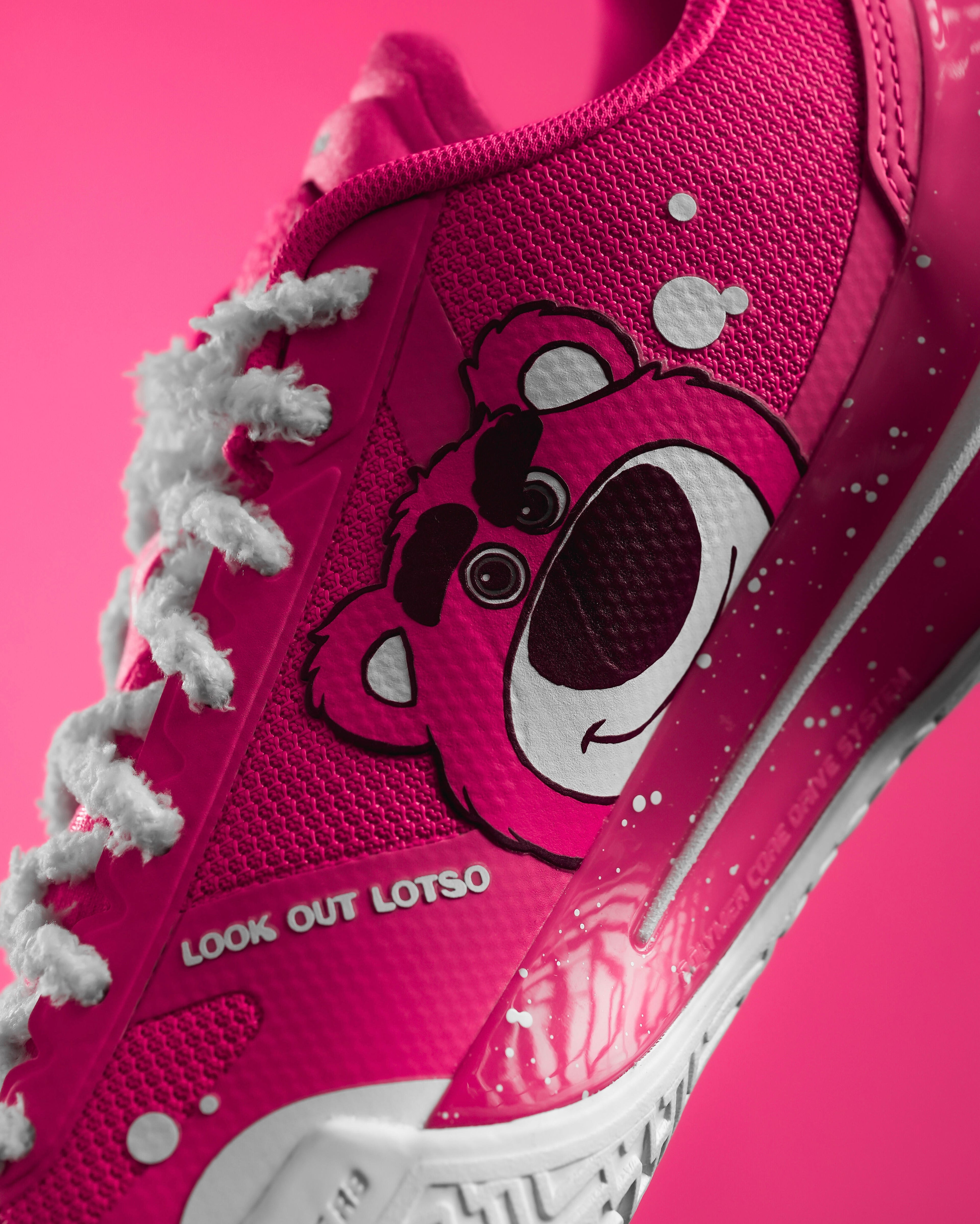 Li-Ning Liren 5 V2 x Disney "Lotso" 李宁 利刃5 V2 迪士尼联名 篮球鞋 草莓熊