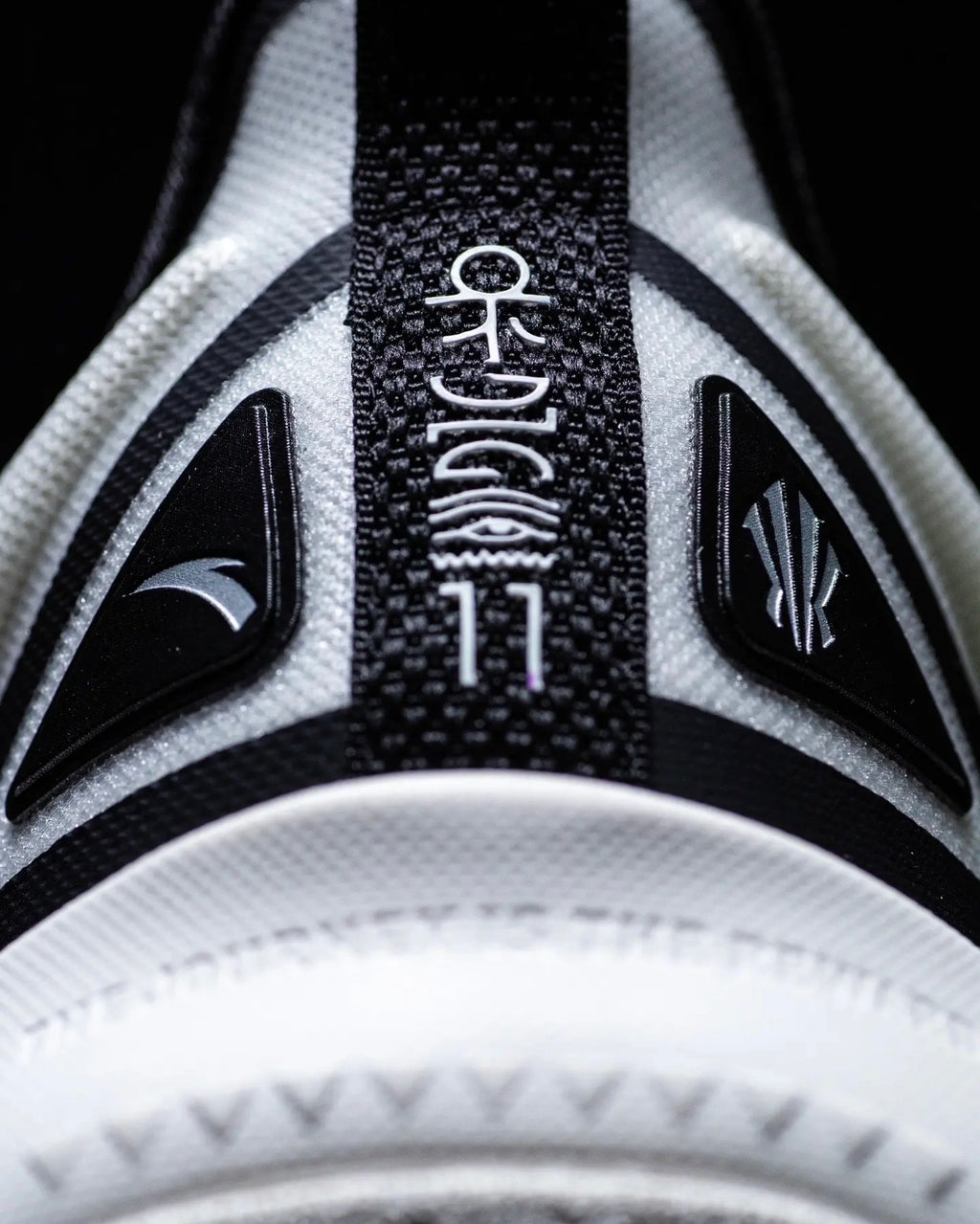 Sepatu Basket Anta x Kyrie Irving KAI 1 "Enlightened Warrior" (Tidak Serasi)
