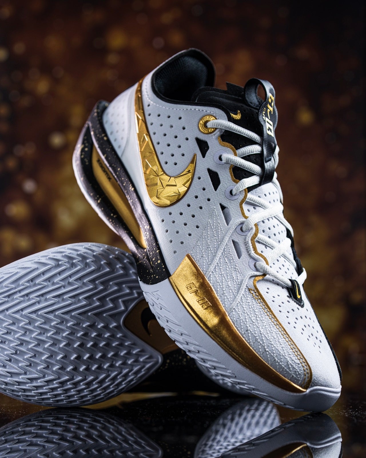 Nike Air Zoom G.T. Cut 3 "CHBL" 篮球鞋 耐高 白金色/黑色