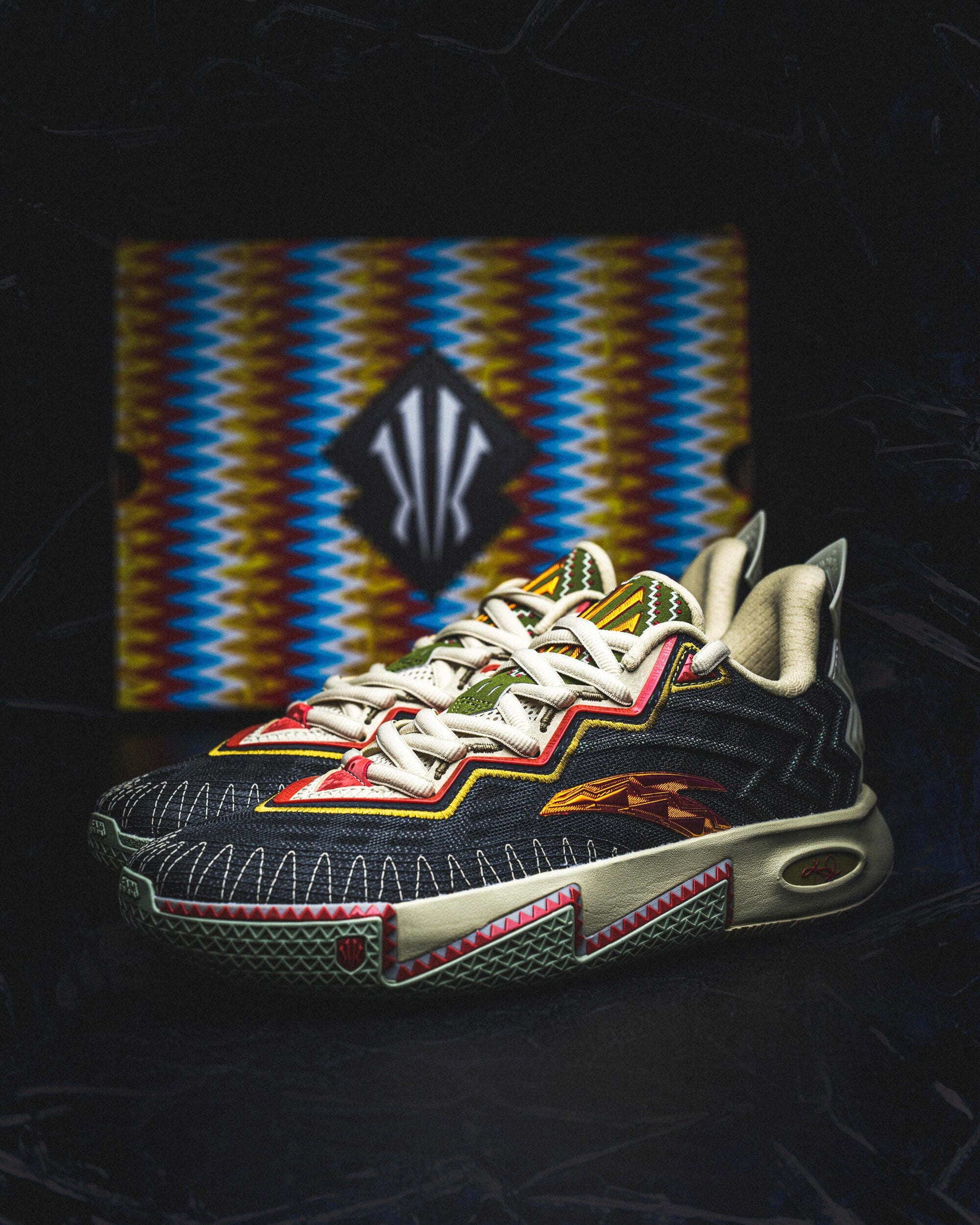 Anta x Kyrie Irving KAI 2 "Clutch" 安踏 欧文二代 篮球鞋 黑冰