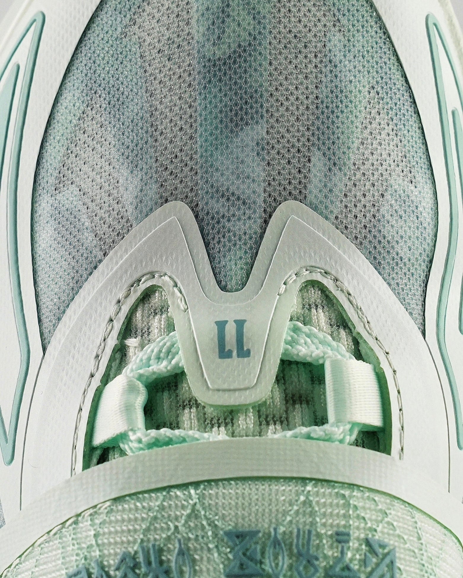 Sepatu Basket Anta x Kyrie Irving KAI 1 "Garden State"