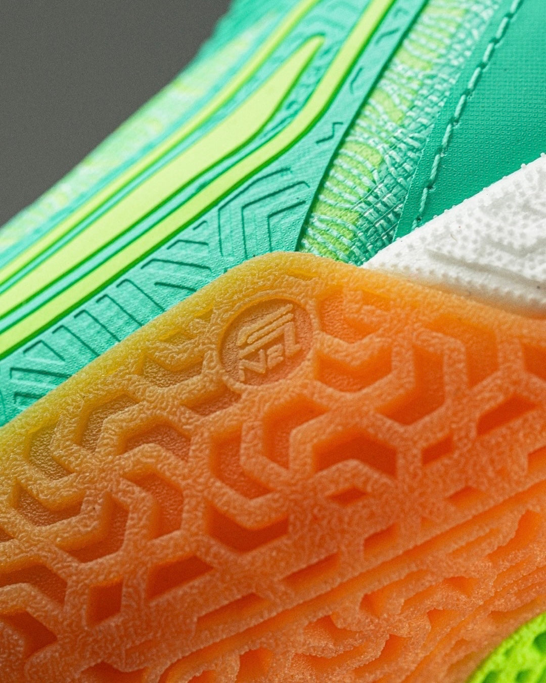 Anta x Kyrie Irving KAI 1 "Green Grails" 安踏 欧文一代 篮球鞋 绿色圣杯