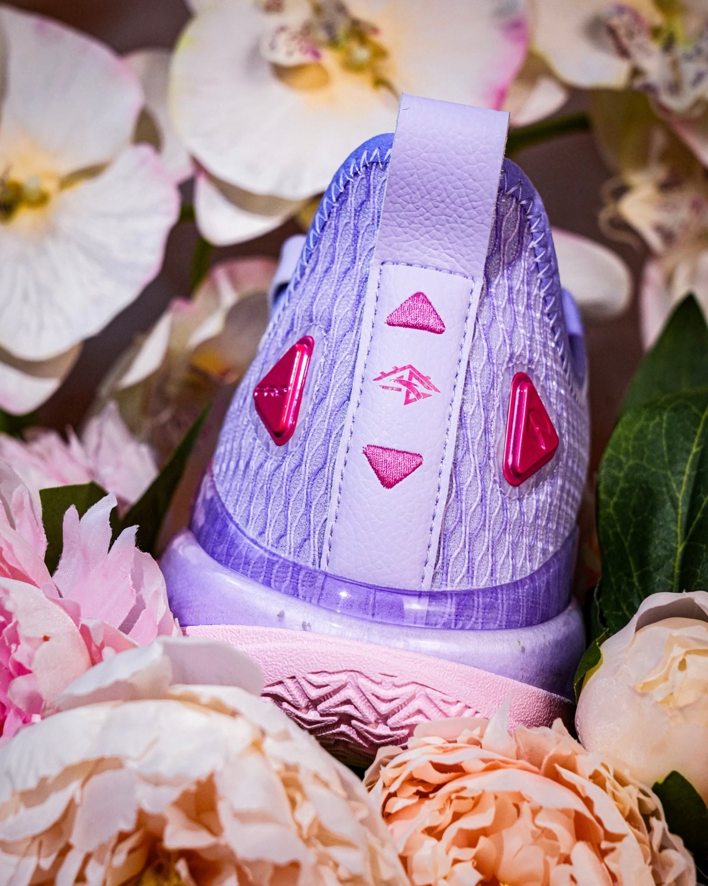 Anta Shock Wave 5 Pro "Valentine's Day" 安踏 狂潮5 Pro 篮球鞋 情人节