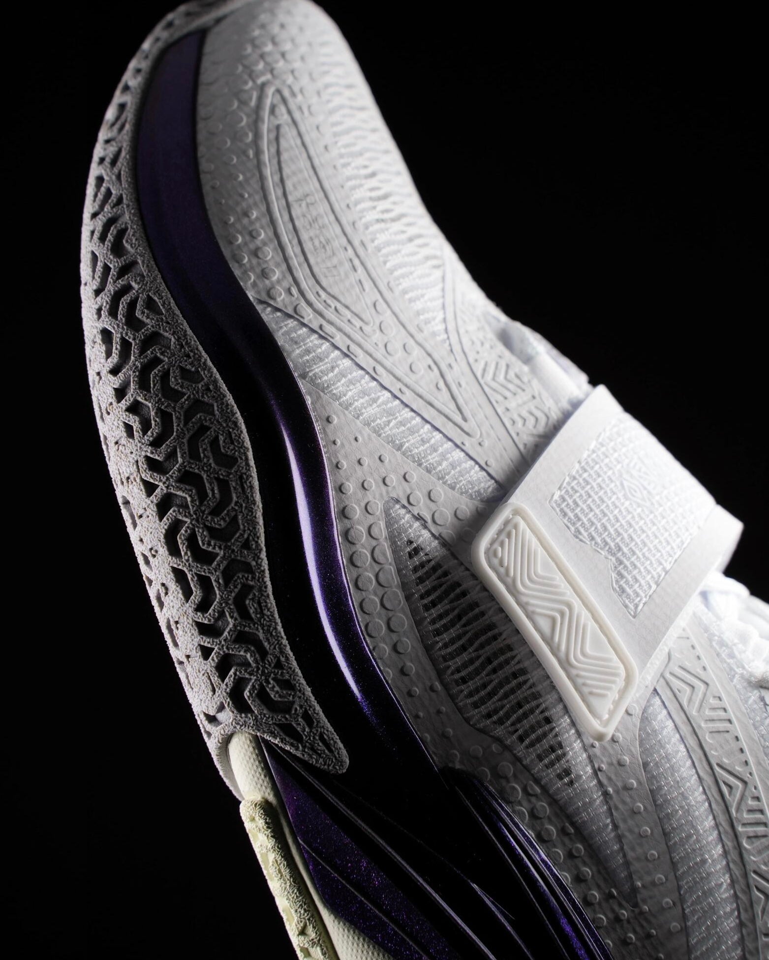 Sepatu Basket Anta x Kyrie Irving KAI 1 "Tai Ji".