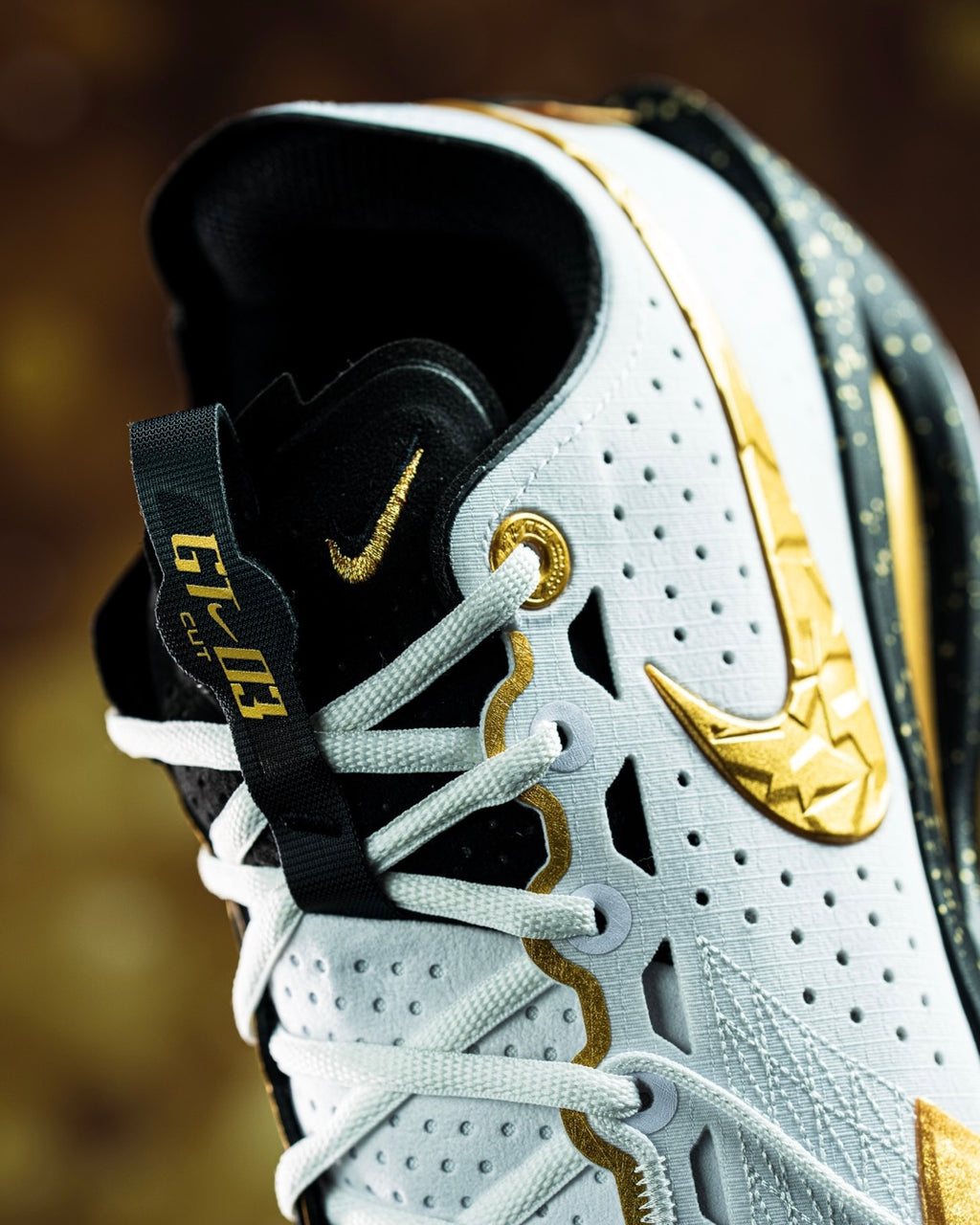 Nike Air Zoom G.T. Cut 3 "CHBL" 篮球鞋 耐高 白金色/黑色