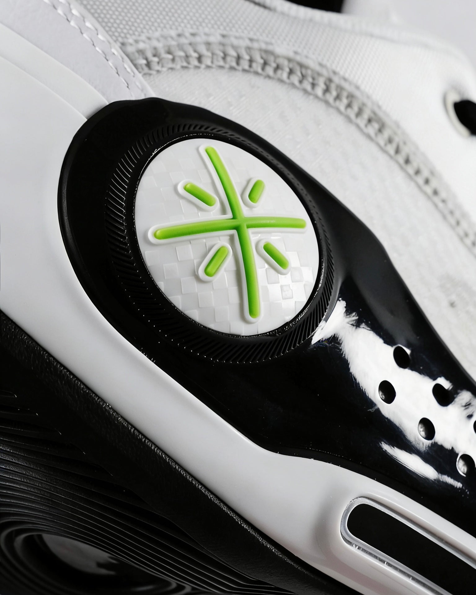 Li-Ning Way of Wade 10 Low "Panda" 李宁 韦德之道10 Low 篮球鞋 熊猫