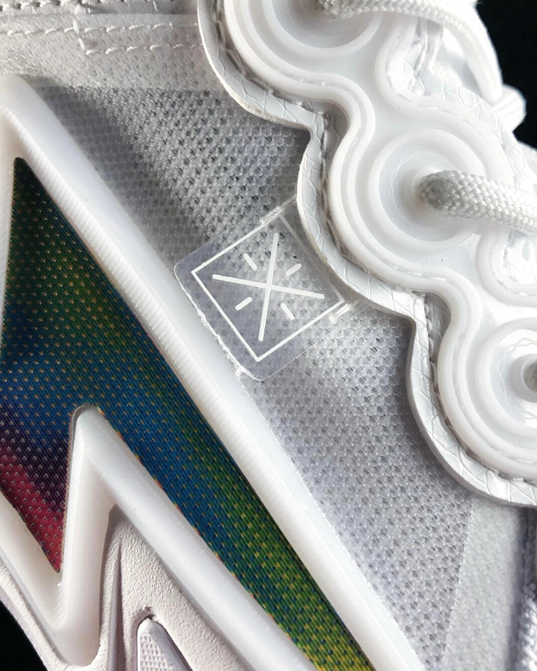 Li-Ning Wade Son of Flash "White Hot" 李宁 韦德之道 闪电之子 篮球鞋 白热/标准白