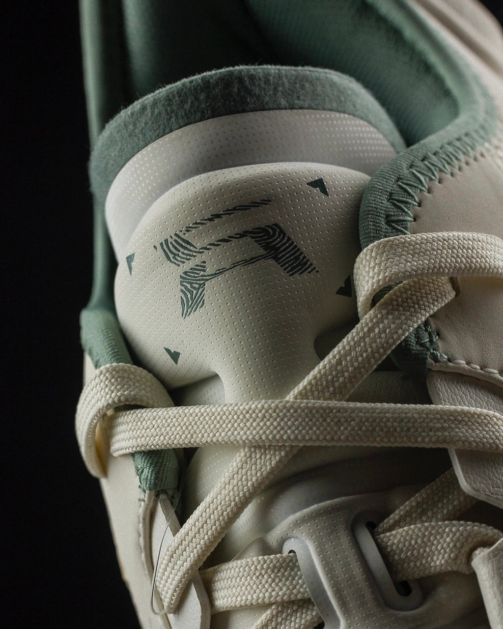 Li-Ning YuShuai 18 V2 "Off White" 李宁 驭帅18 V2 篮球鞋 米白/学士