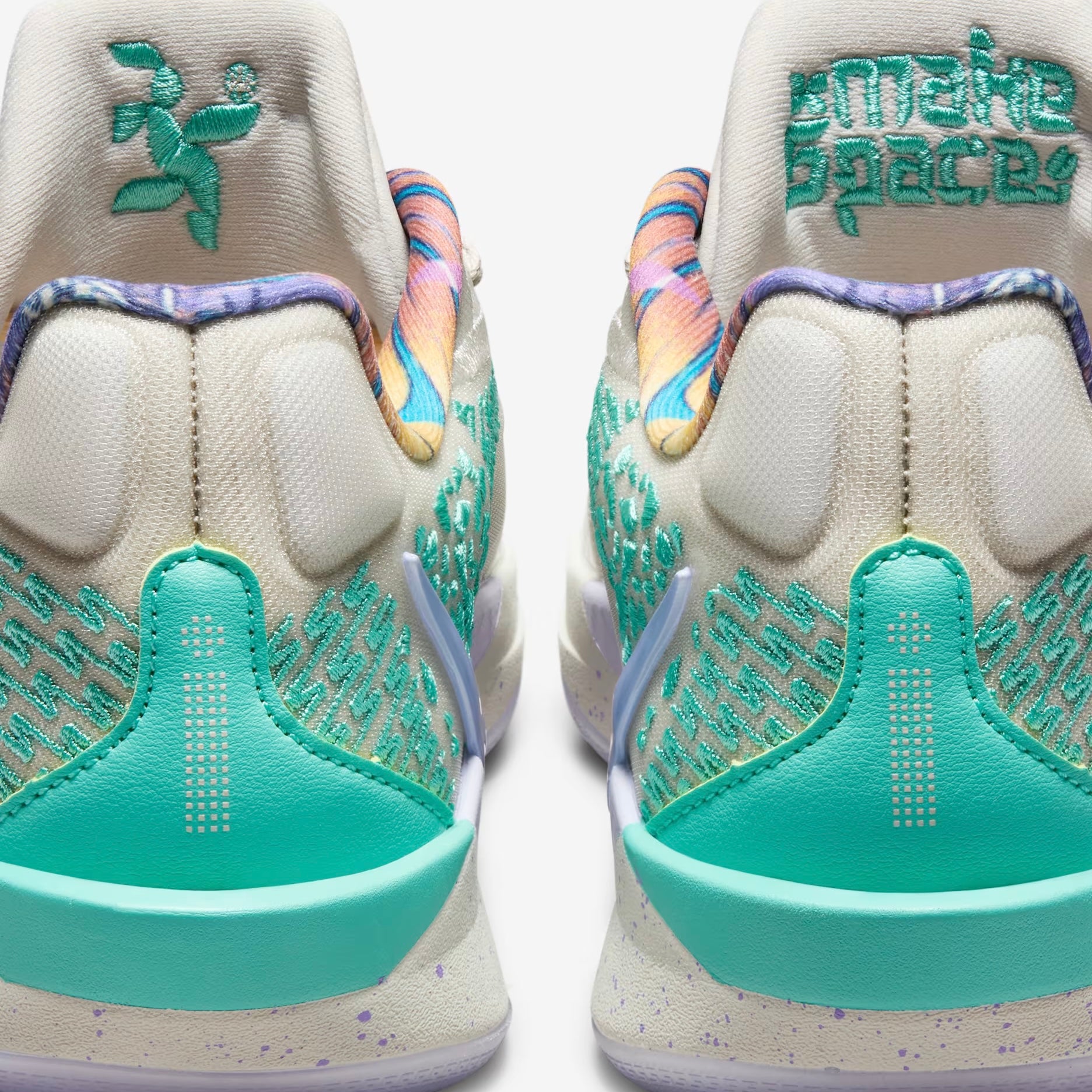 Nike Sabrina 2 x Titan "Make Space" 篮球鞋 浅骨色
