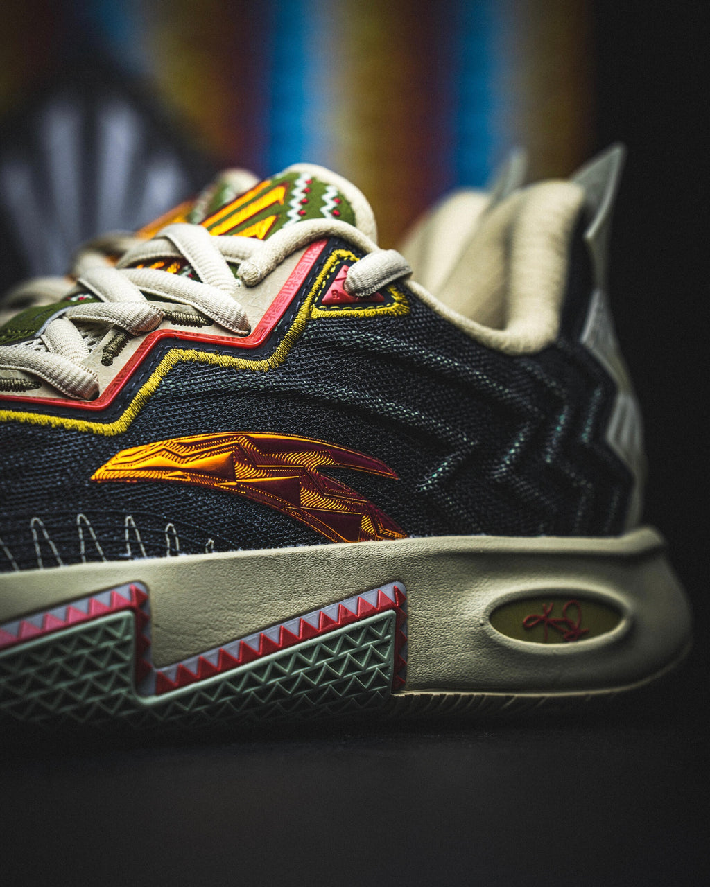 Anta x Kyrie Irving KAI 2 "Clutch" 安踏 欧文二代 篮球鞋 黑冰