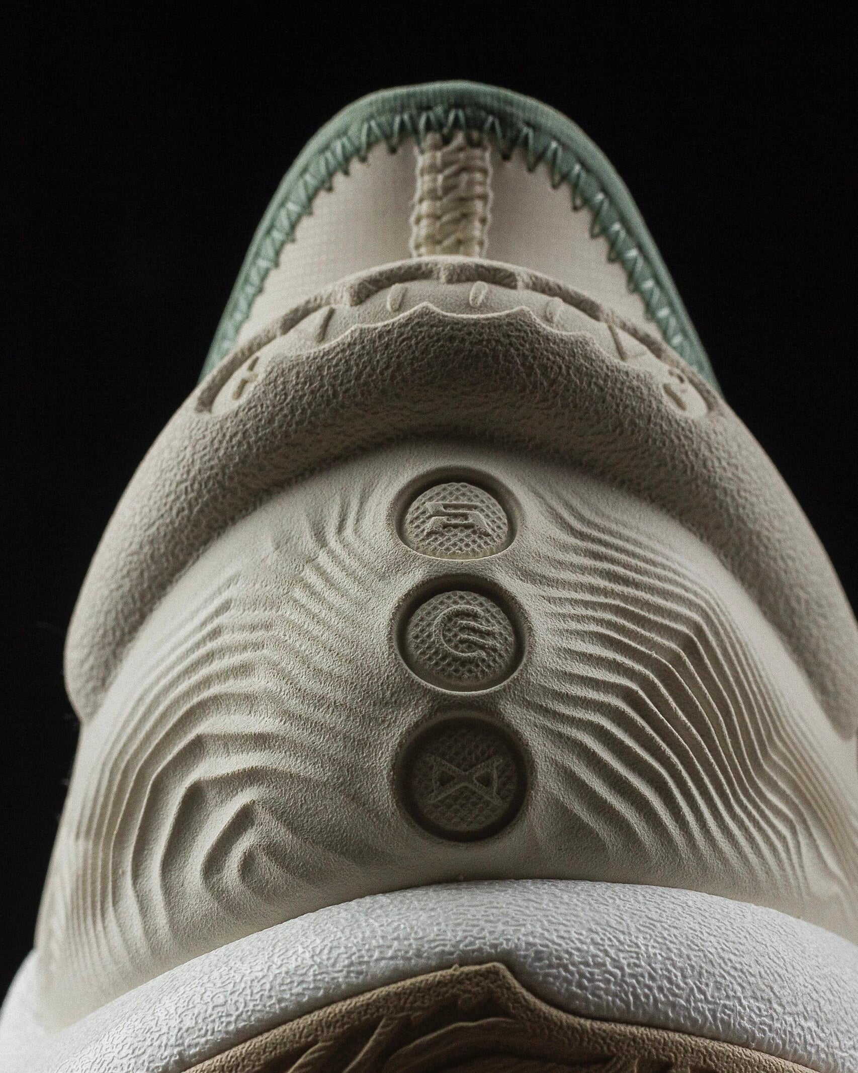 Li-Ning YuShuai 18 V2 "Off White" 李宁 驭帅18 V2 篮球鞋 米白/学士