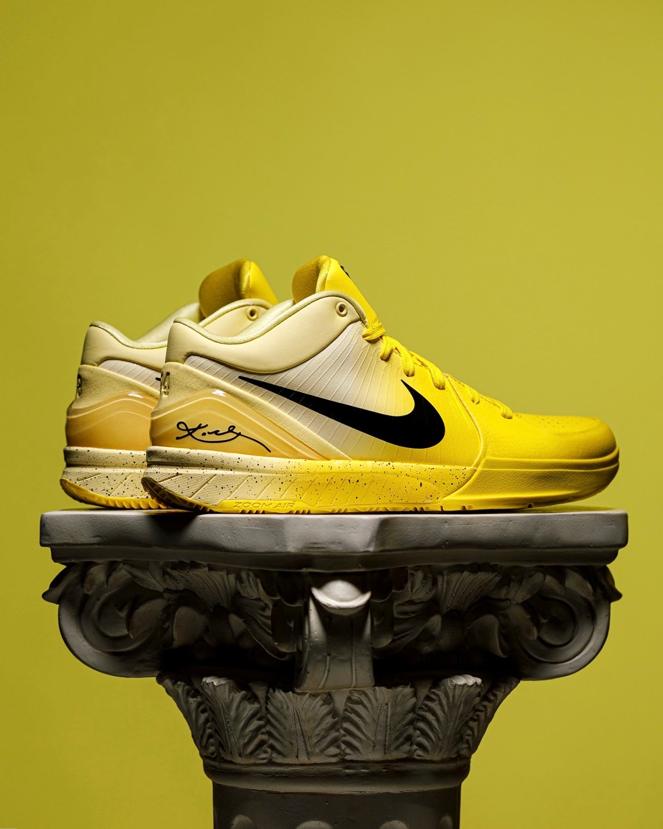 Nike Zoom Kobe 4 Protro "CHBL" 篮球鞋 耐高/黄色
