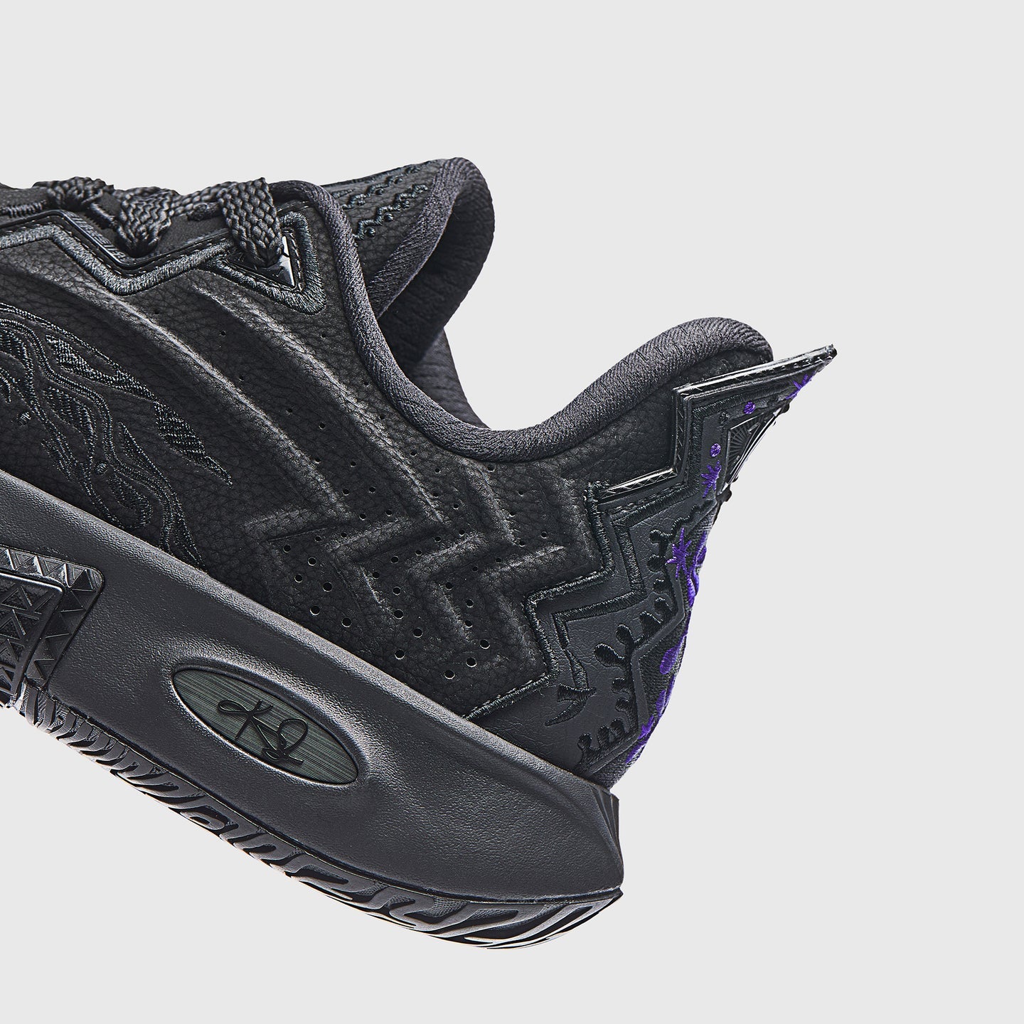 Anta x Kyrie Irving KAI 2 "Onyx" 安踏 欧文二代 篮球鞋 黑玛瑙