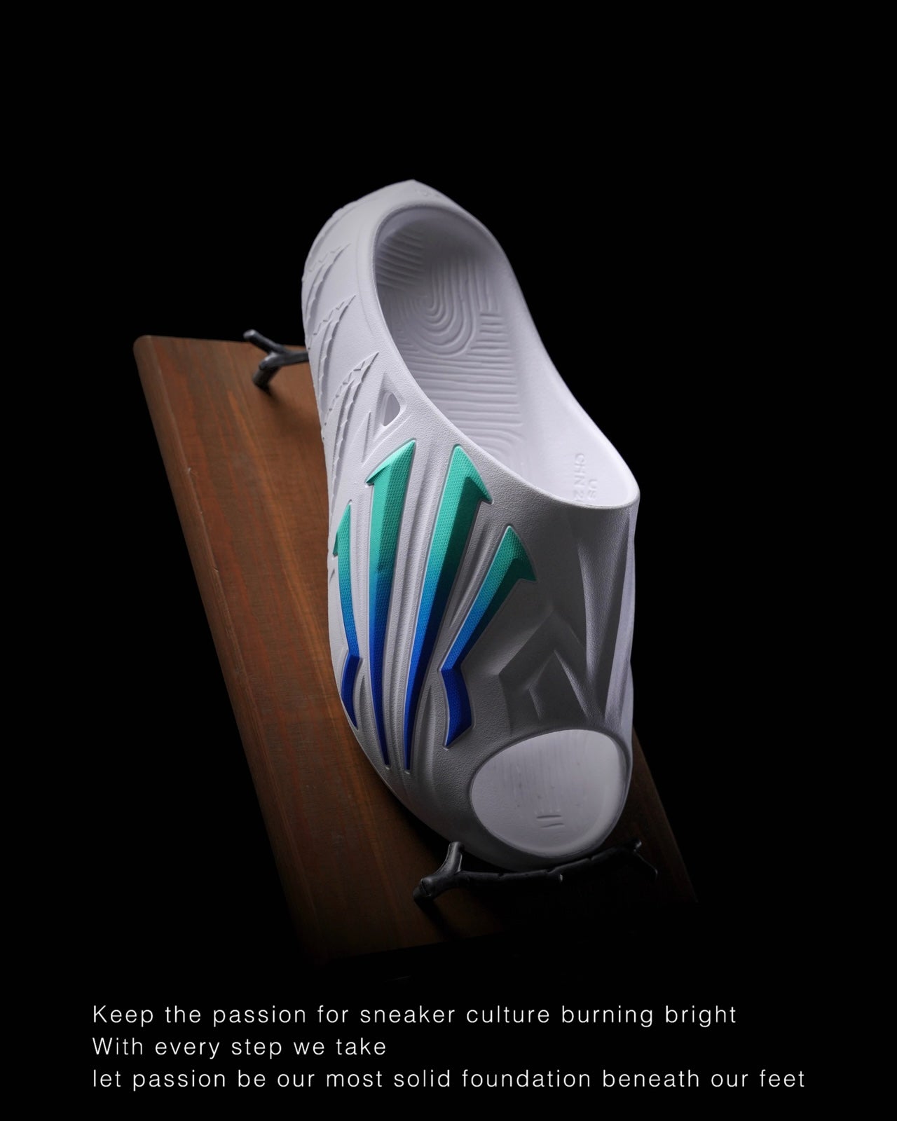 Anta KAI HéLà Slide 2 "White Blue" 安踏 欧文 拖鞋 白蓝绿
