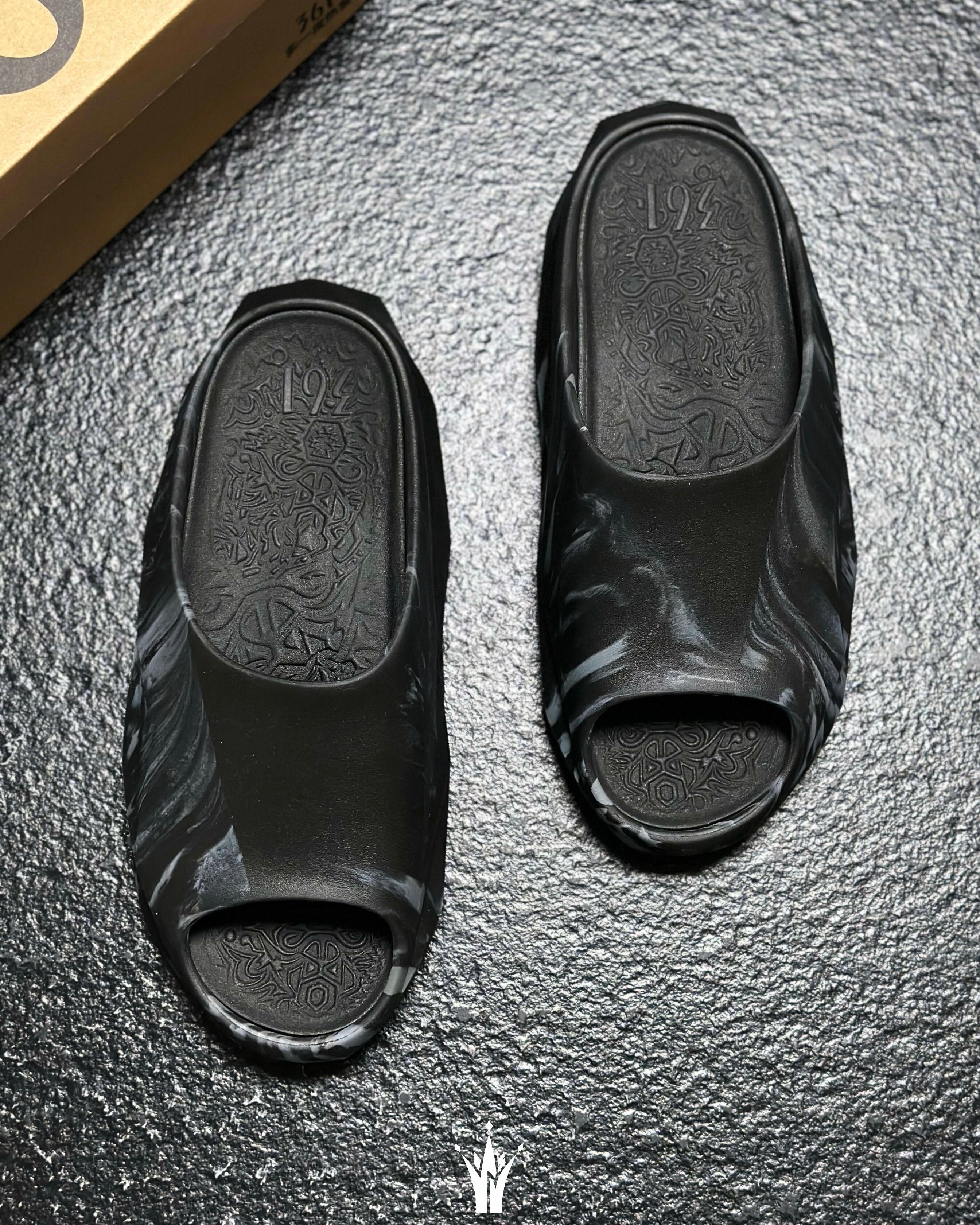 361° Joker Matrix Slides "Darkstar" 钻石 拖鞋 黑曜