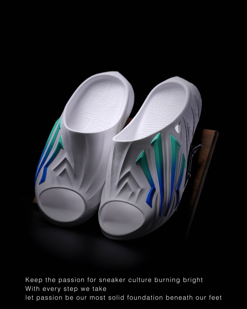 Anta KAI HéLà Slide 2 "White Blue" 安踏 欧文 拖鞋 白蓝绿