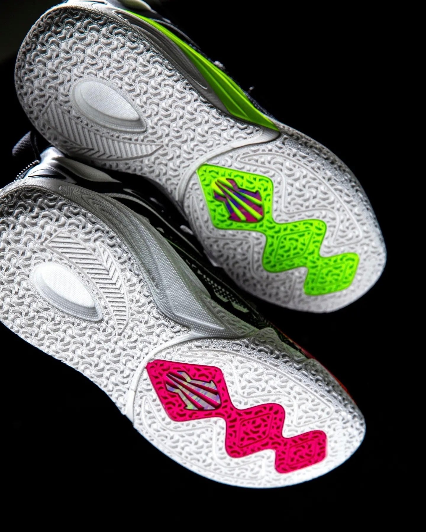 Sepatu Basket Anta x Kyrie Irving KAI 1 "Enlightened Warrior" (Tidak Serasi)