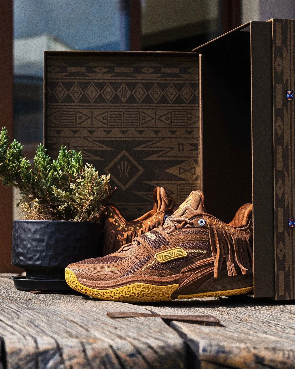 Anta x Kyrie Irving KAI 1 "Chief Hélà" 安踏 欧文一代 篮球鞋 酋长