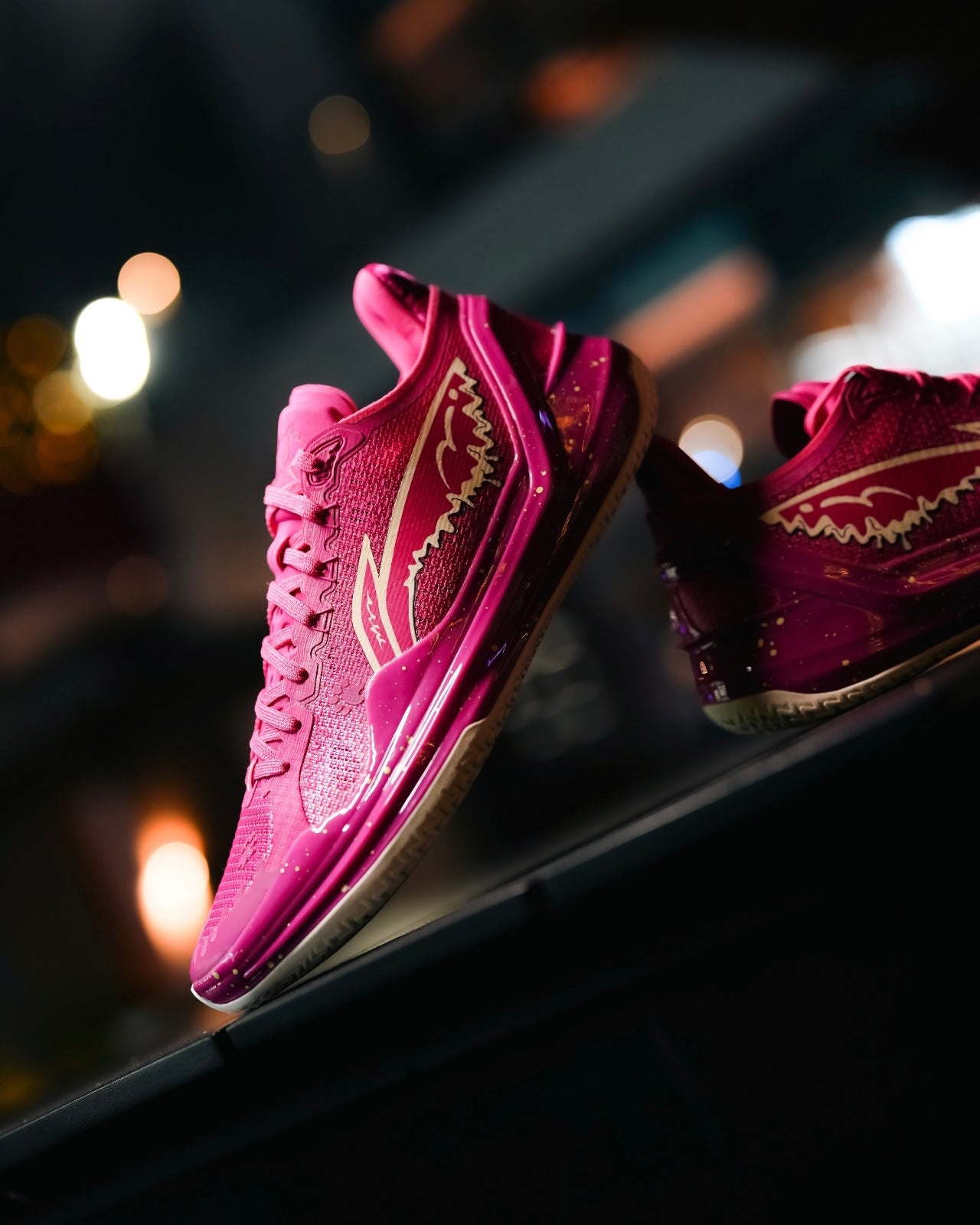 Li-Ning Liren 4 V2 x Disney "Lotso" 李宁 利刃4 V2 迪士尼联名 篮球鞋 草莓熊
