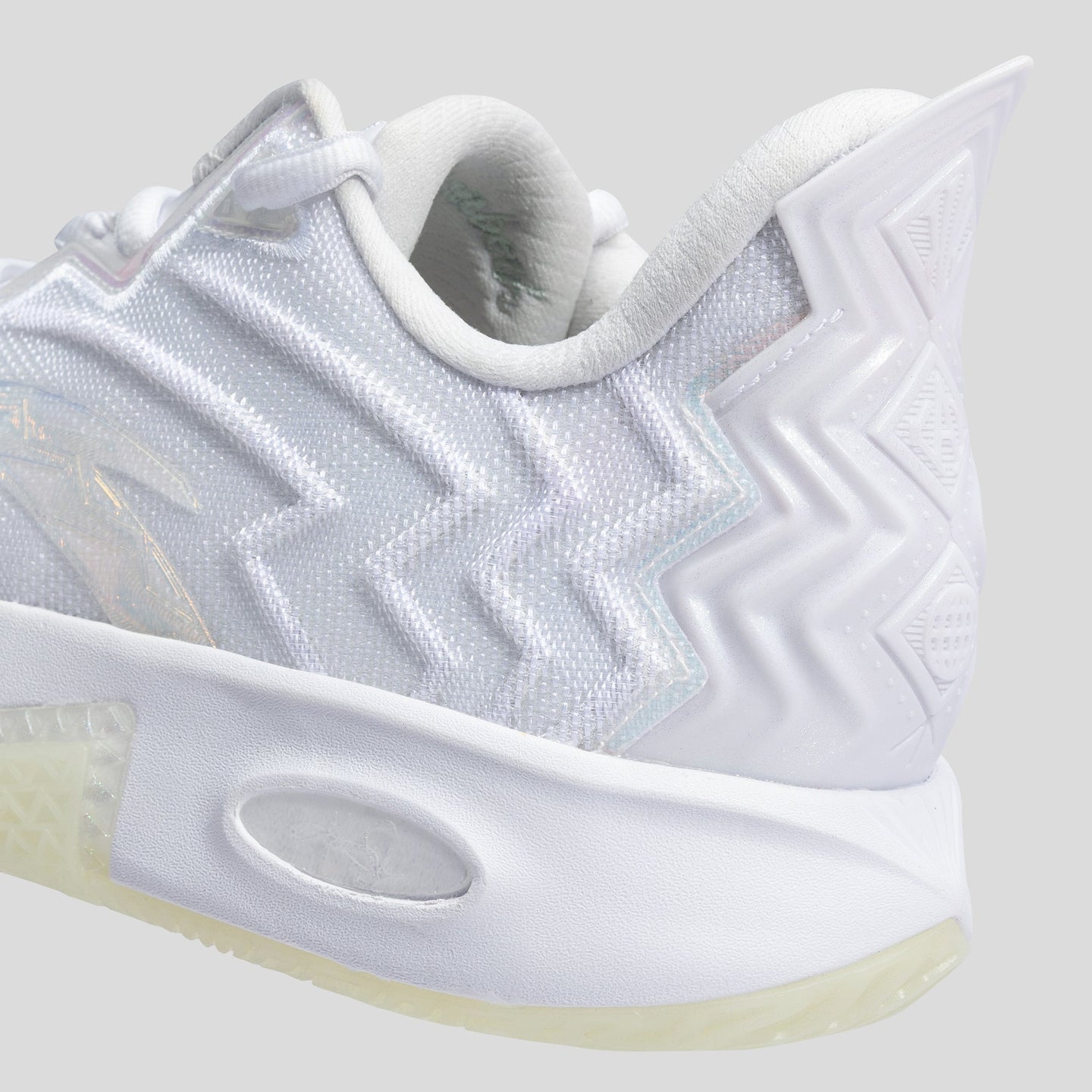Anta x Kyrie Irving KAI 2 "White Phantom" 安踏 欧文二代 篮球鞋 白幽灵