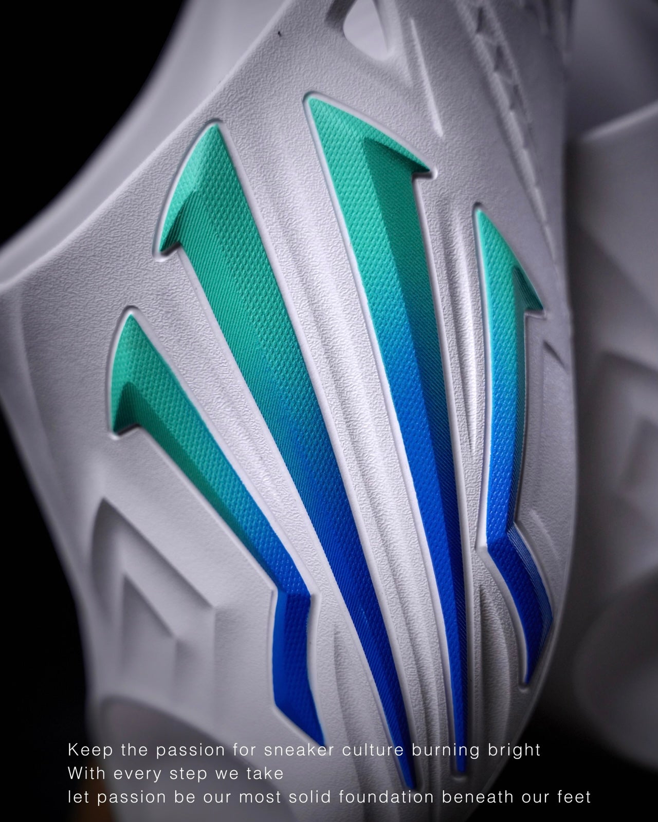 Anta KAI HéLà Slide 2 "White Blue" 安踏 欧文 拖鞋 白蓝绿