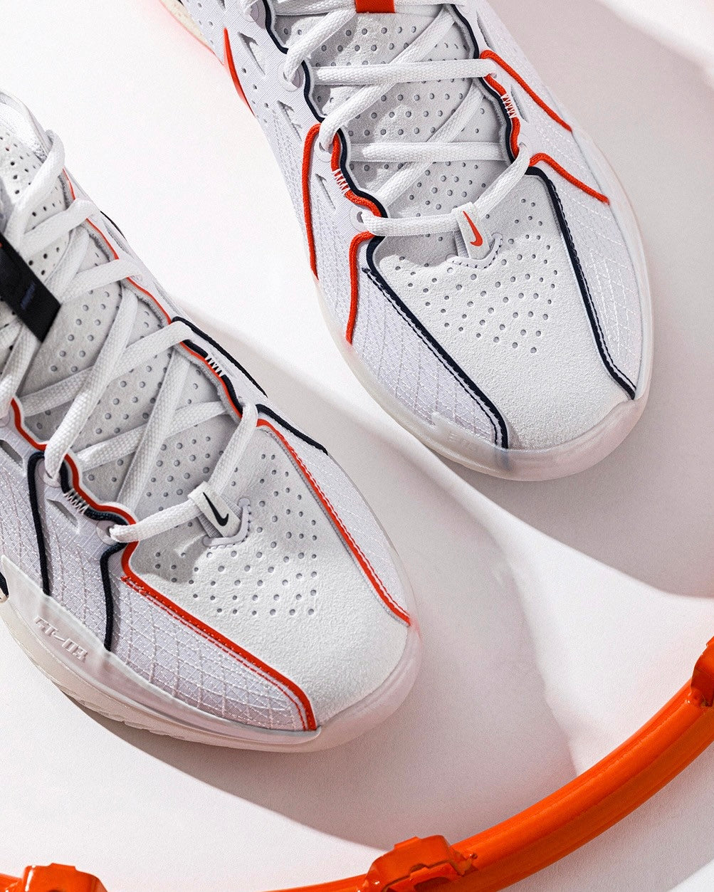 Nike Air Zoom G.T. Cut 3 EP "CHBL" 篮球鞋 耐高 纯白色/橙色