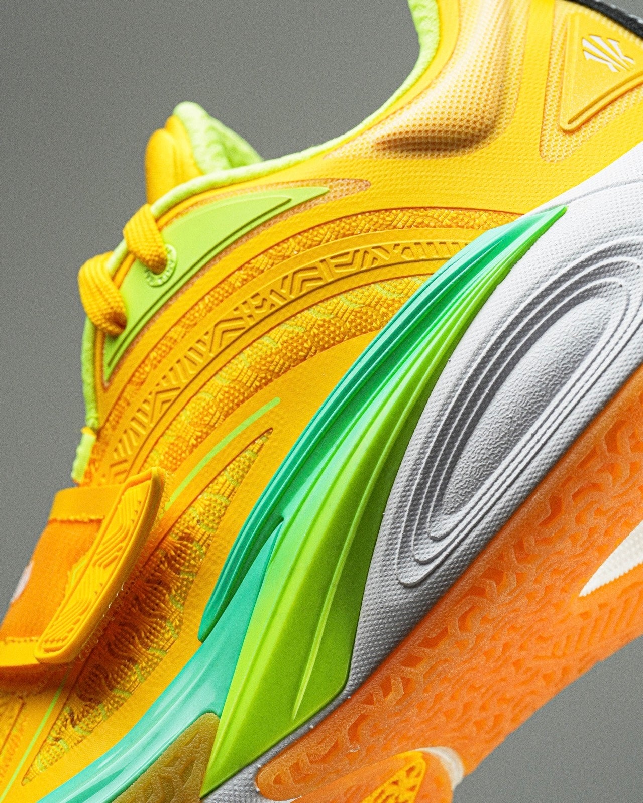 Anta x Kyrie Irving KAI 1 "Playoffs Energy" 安踏 欧文一代 篮球鞋 季后赛能量