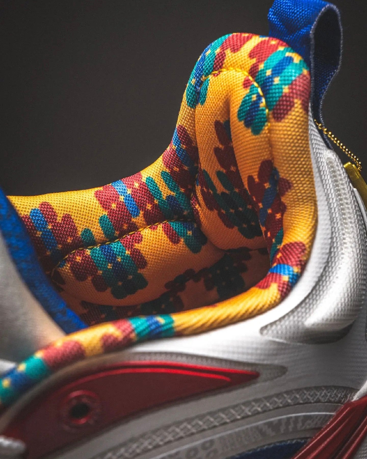 Anta x Kyrie Irving KAI 1 "Mother's Day" 安踏 欧文一代 篮球鞋 母亲节