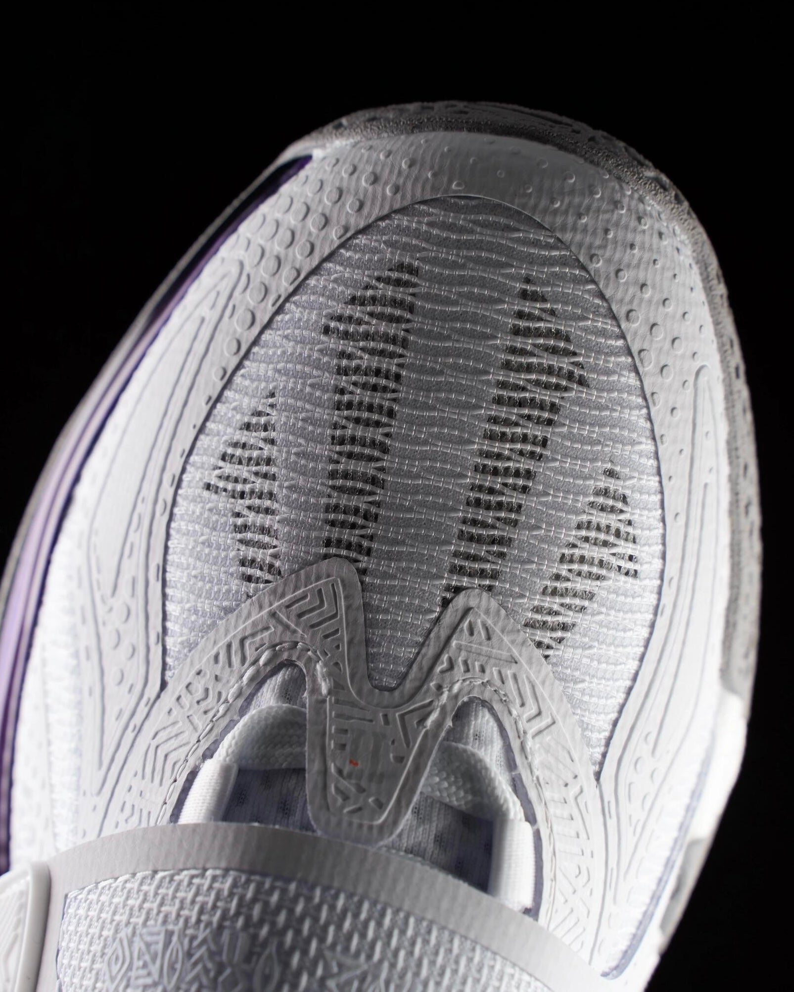 Sepatu Basket Anta x Kyrie Irving KAI 1 "Tai Ji".