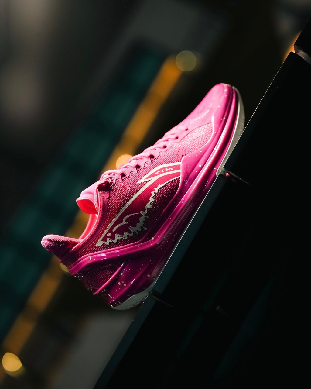 Li-Ning Liren 4 V2 x Disney "Lotso" 李宁 利刃4 V2 迪士尼联名 篮球鞋 草莓熊