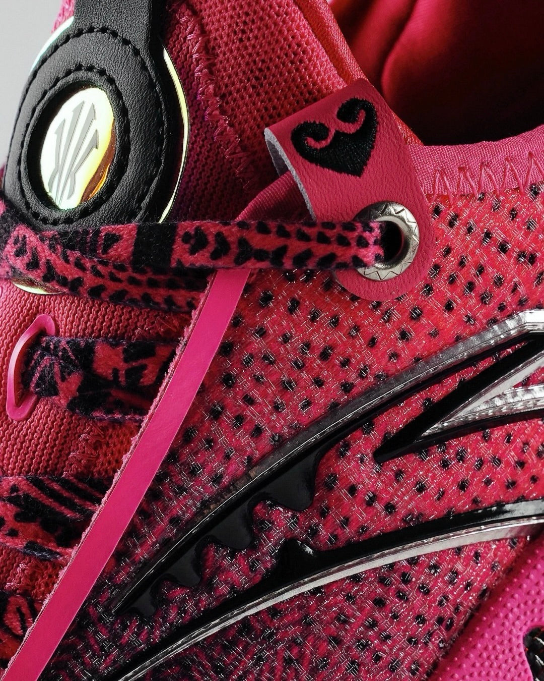 Anta Shock Wave 5 Pro "520" Black Pink 安踏 狂潮5 Pro 篮球鞋 520 粉黑