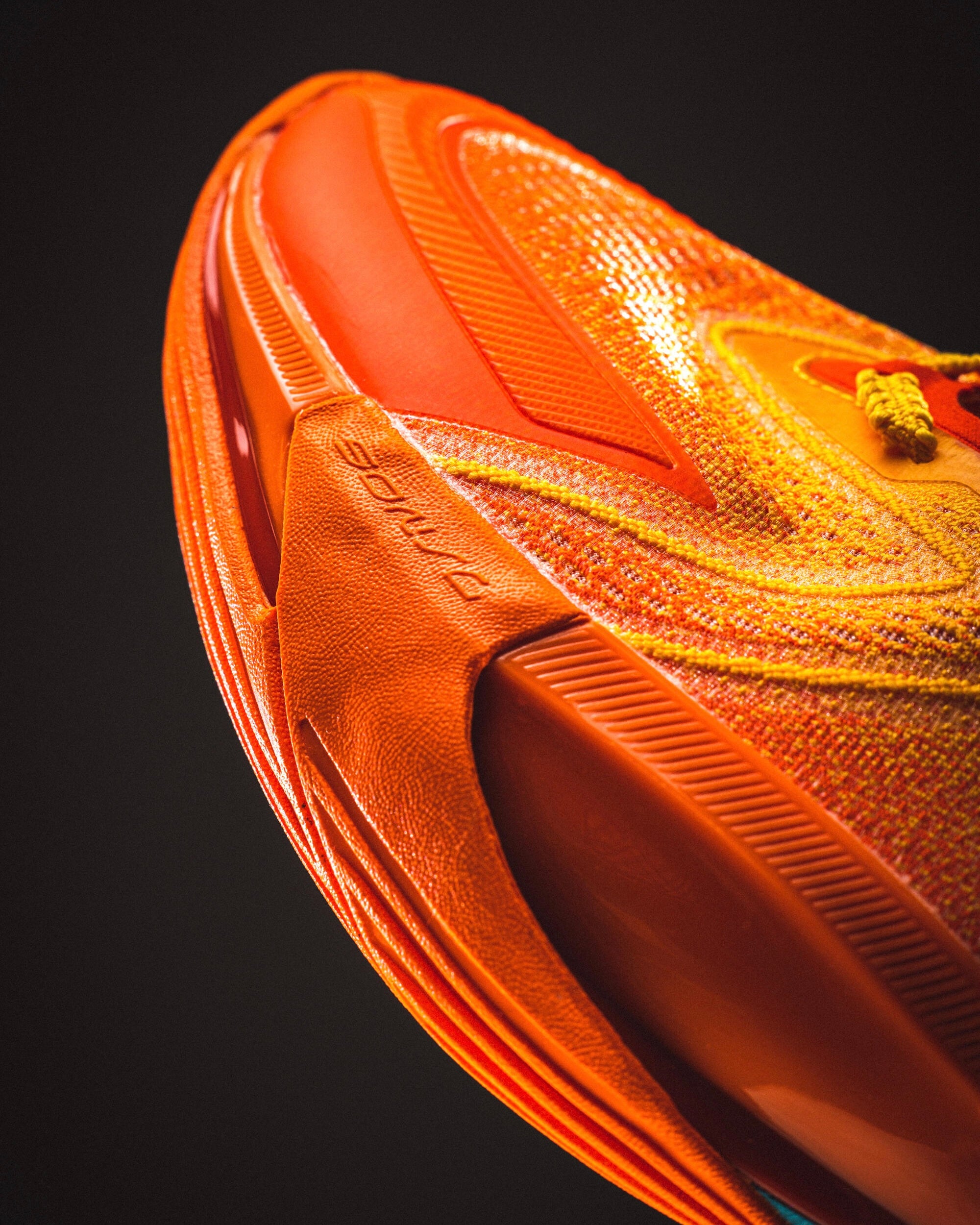 Li-Ning Sonic 13 V2 x Pokémon "Charizard" 李宁 音速13 V2 宝可梦联名 篮球鞋 喷火龙