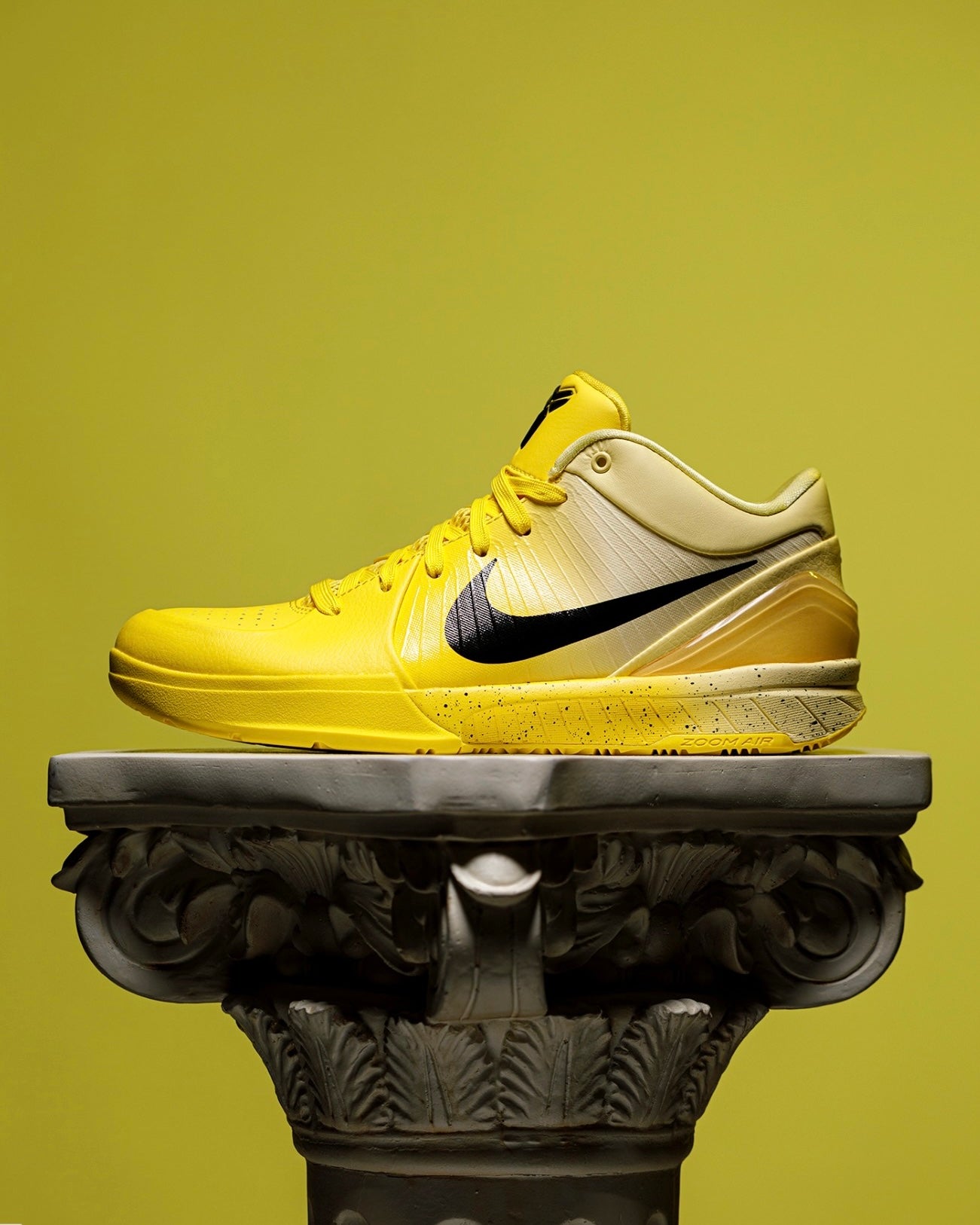Nike Zoom Kobe 4 Protro "CHBL" 篮球鞋 耐高/黄色