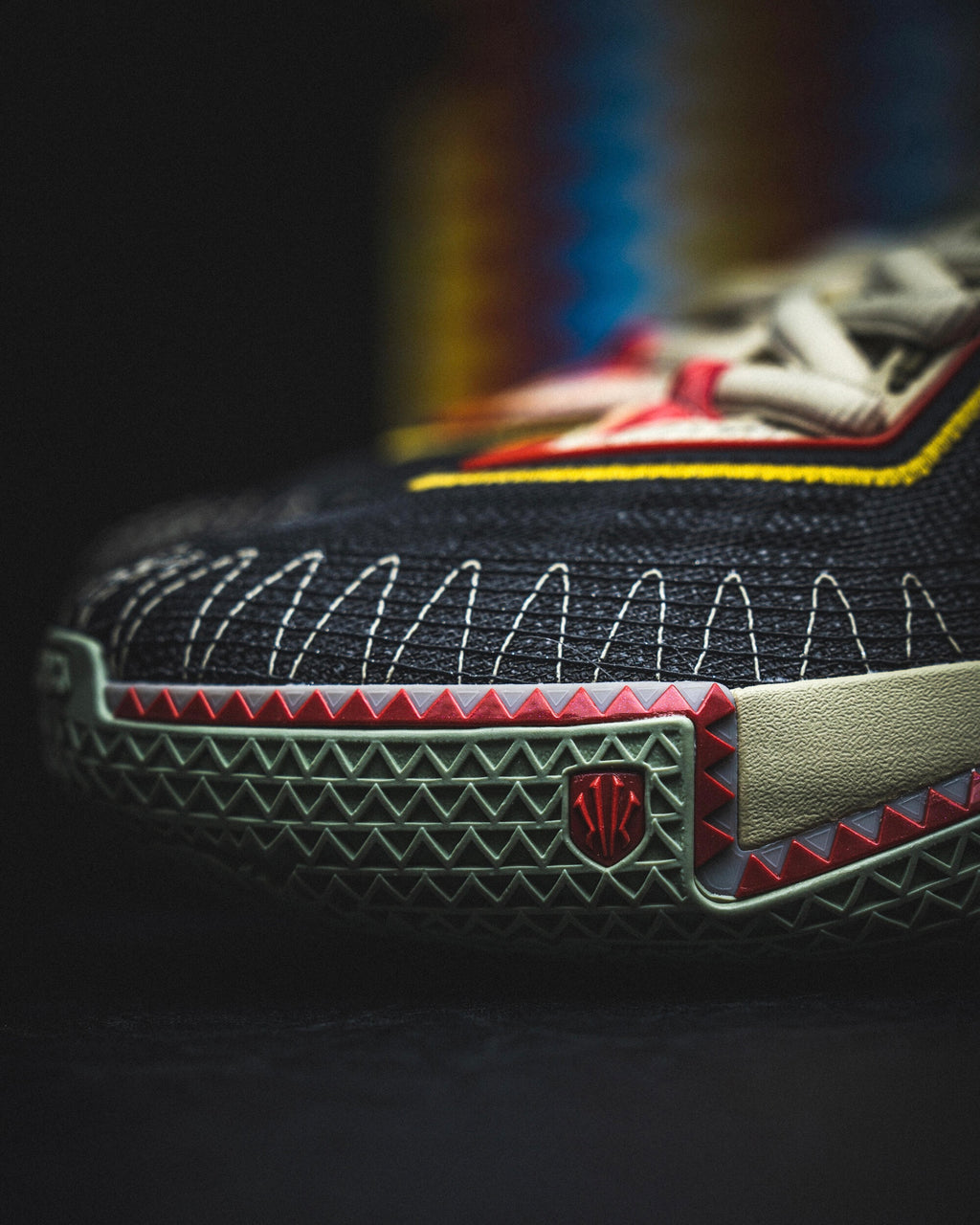 Anta x Kyrie Irving KAI 2 "Clutch" 安踏 欧文二代 篮球鞋 黑冰