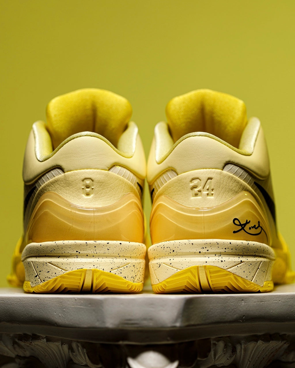 Nike Zoom Kobe 4 Protro "CHBL" 篮球鞋 耐高/黄色