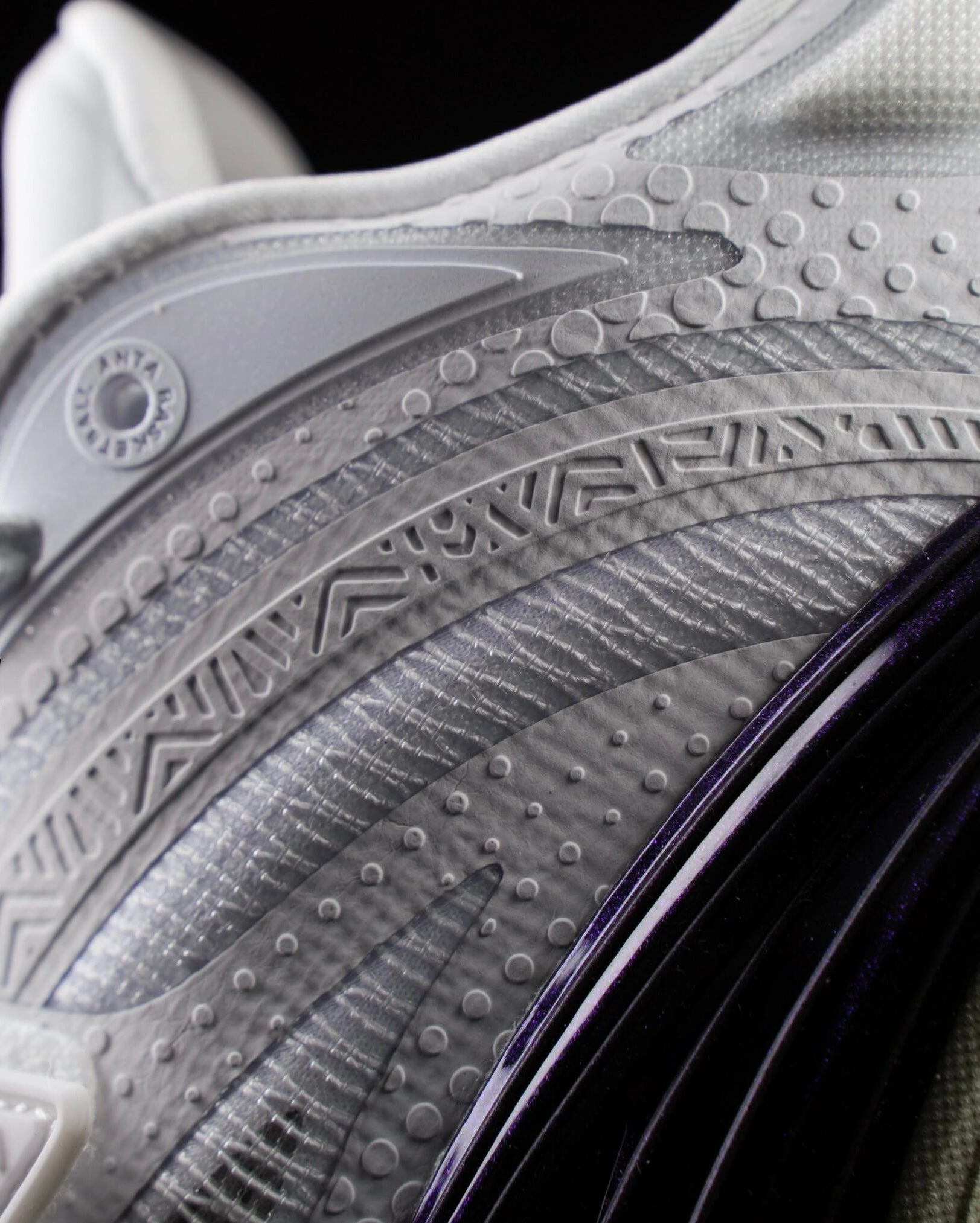 Sepatu Basket Anta x Kyrie Irving KAI 1 "Tai Ji".