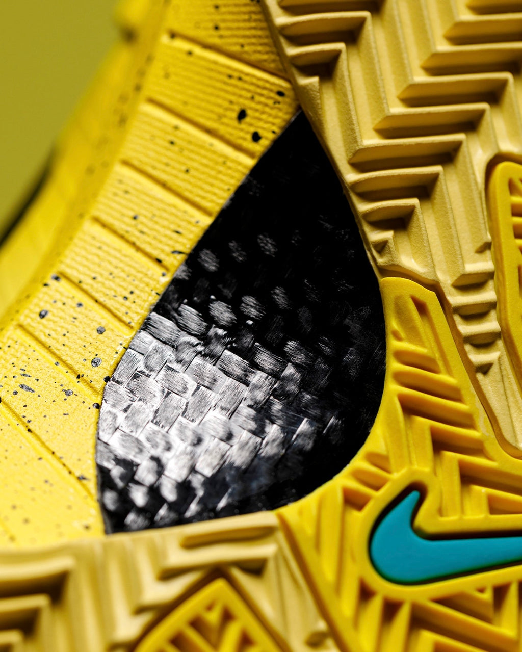 Nike Zoom Kobe 4 Protro "CHBL" 篮球鞋 耐高/黄色